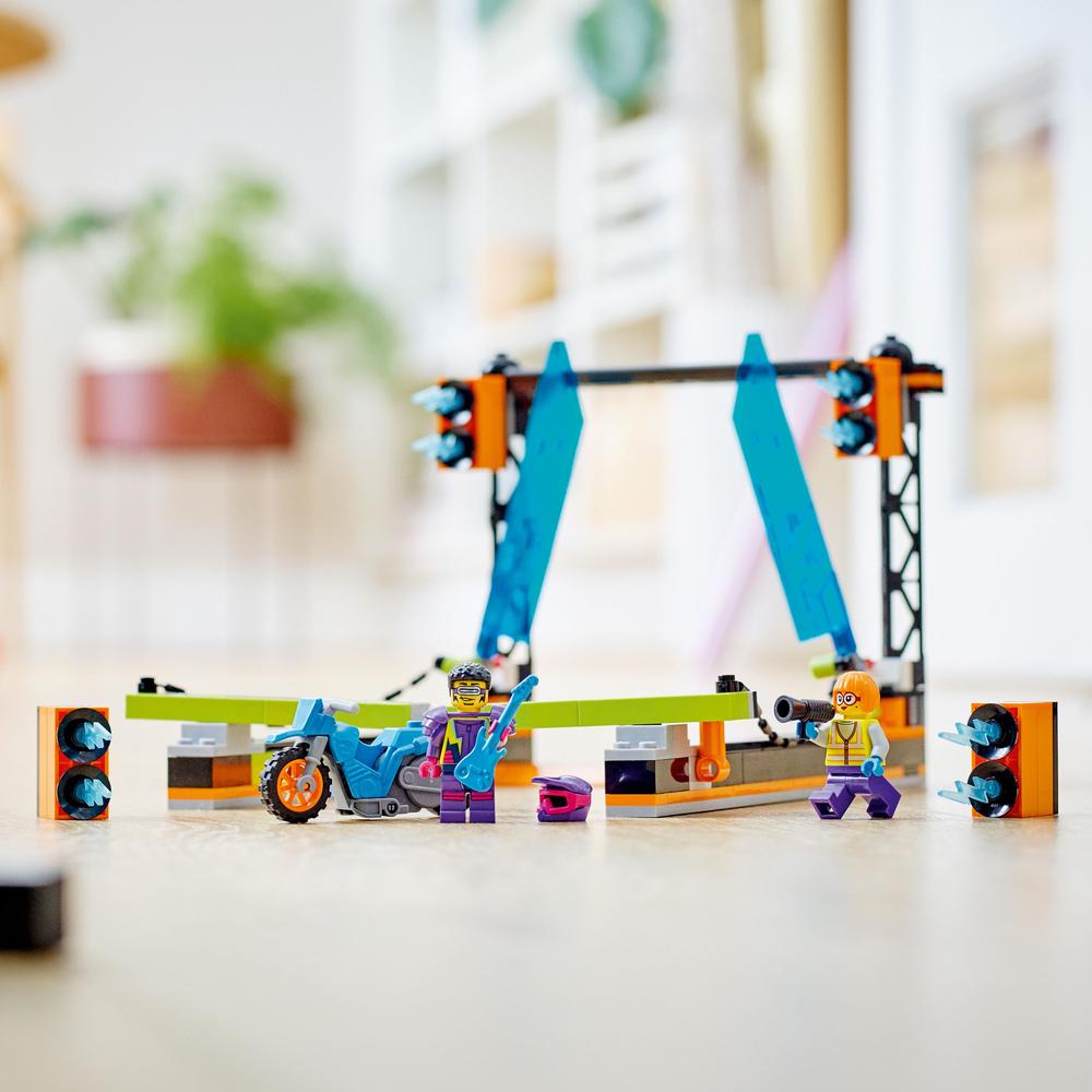 LEGO® Kaskadérská výzva s čepelemi 60340 Obrázek