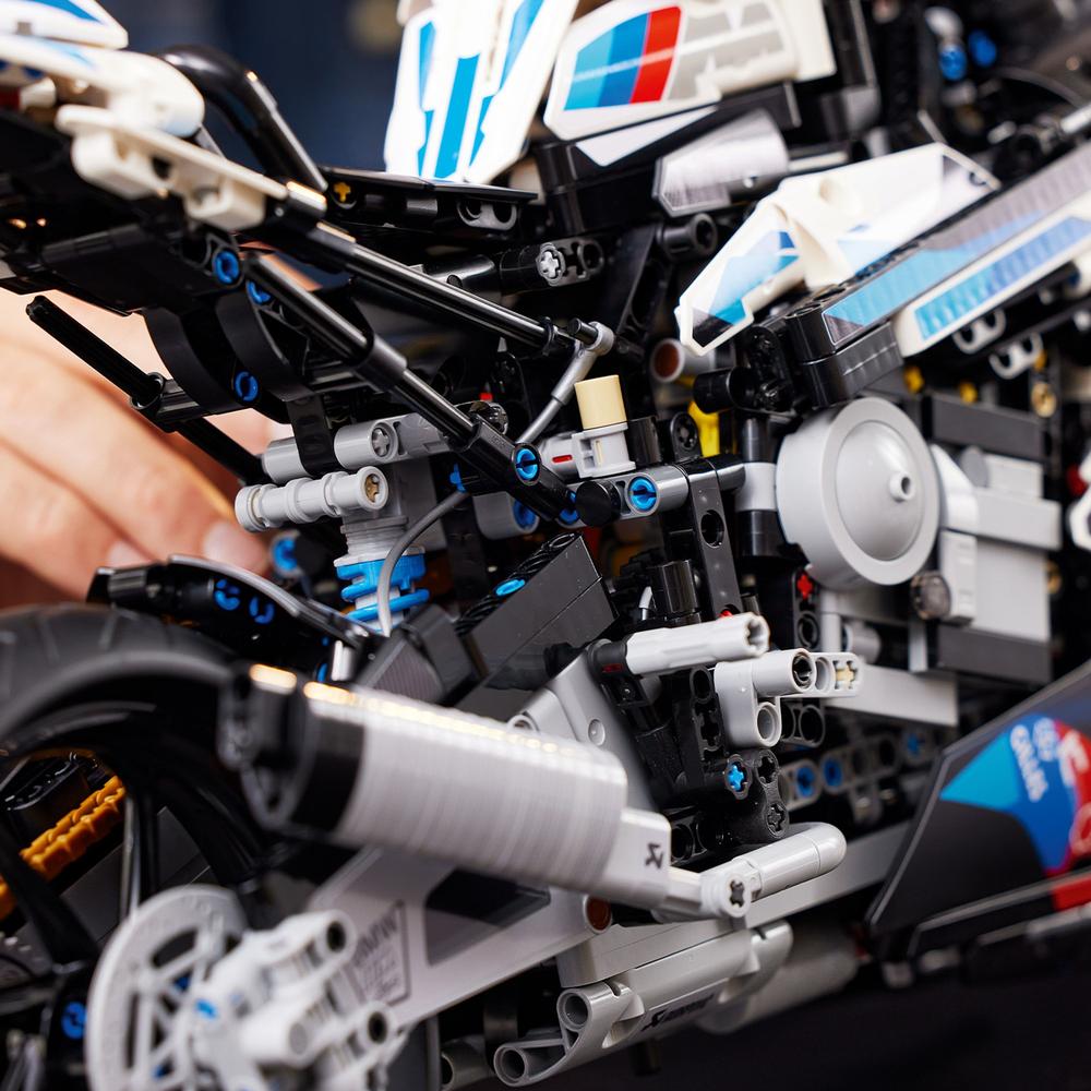 LEGO® BMW M 1000 RR 42130 Obrázek