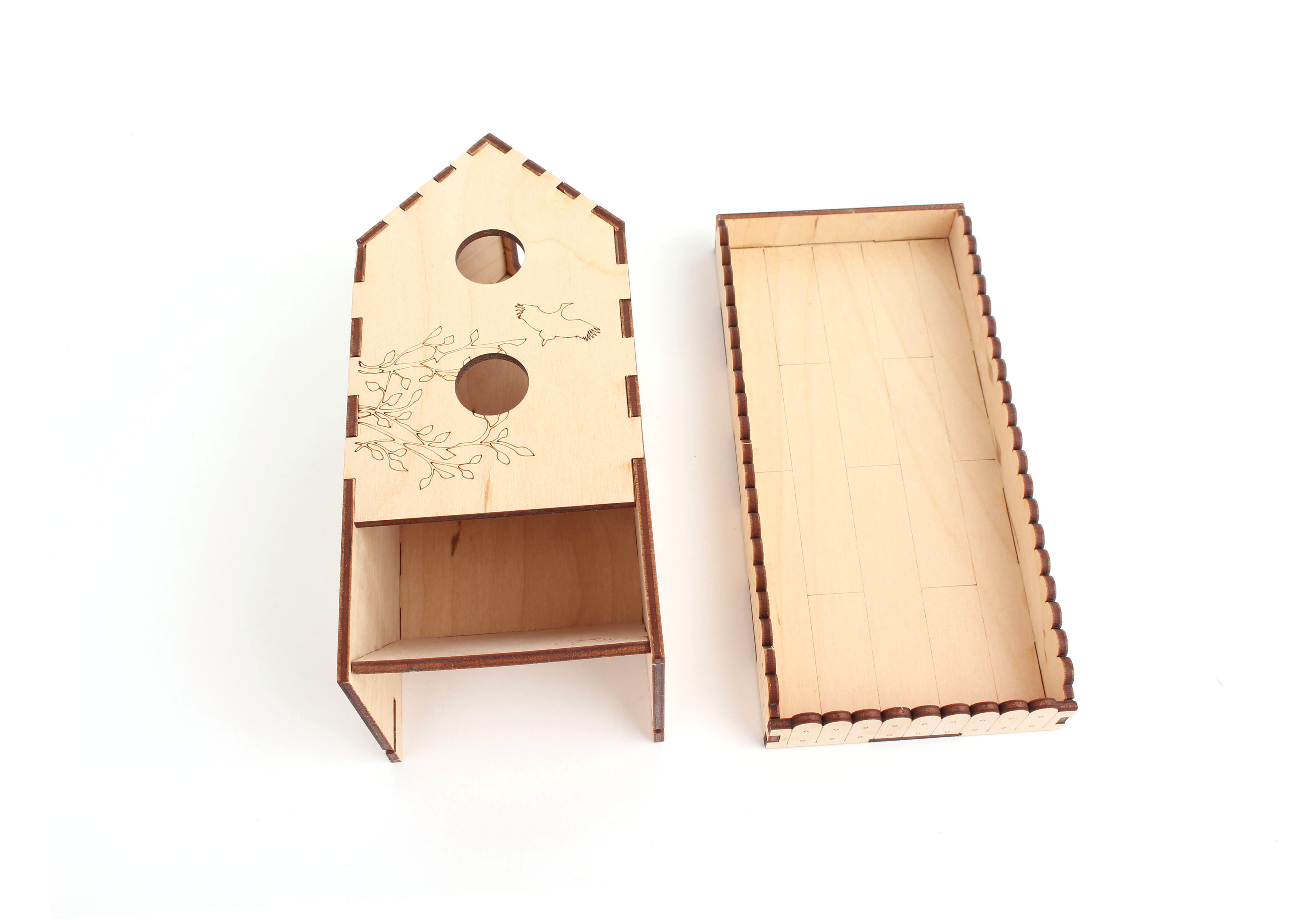 Myší Doupě Dřevěná házecí budka - Na křídlech Obrázek