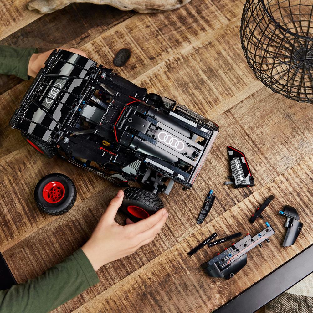 LEGO® Audi RS Q e-tron 42160 Obrázek