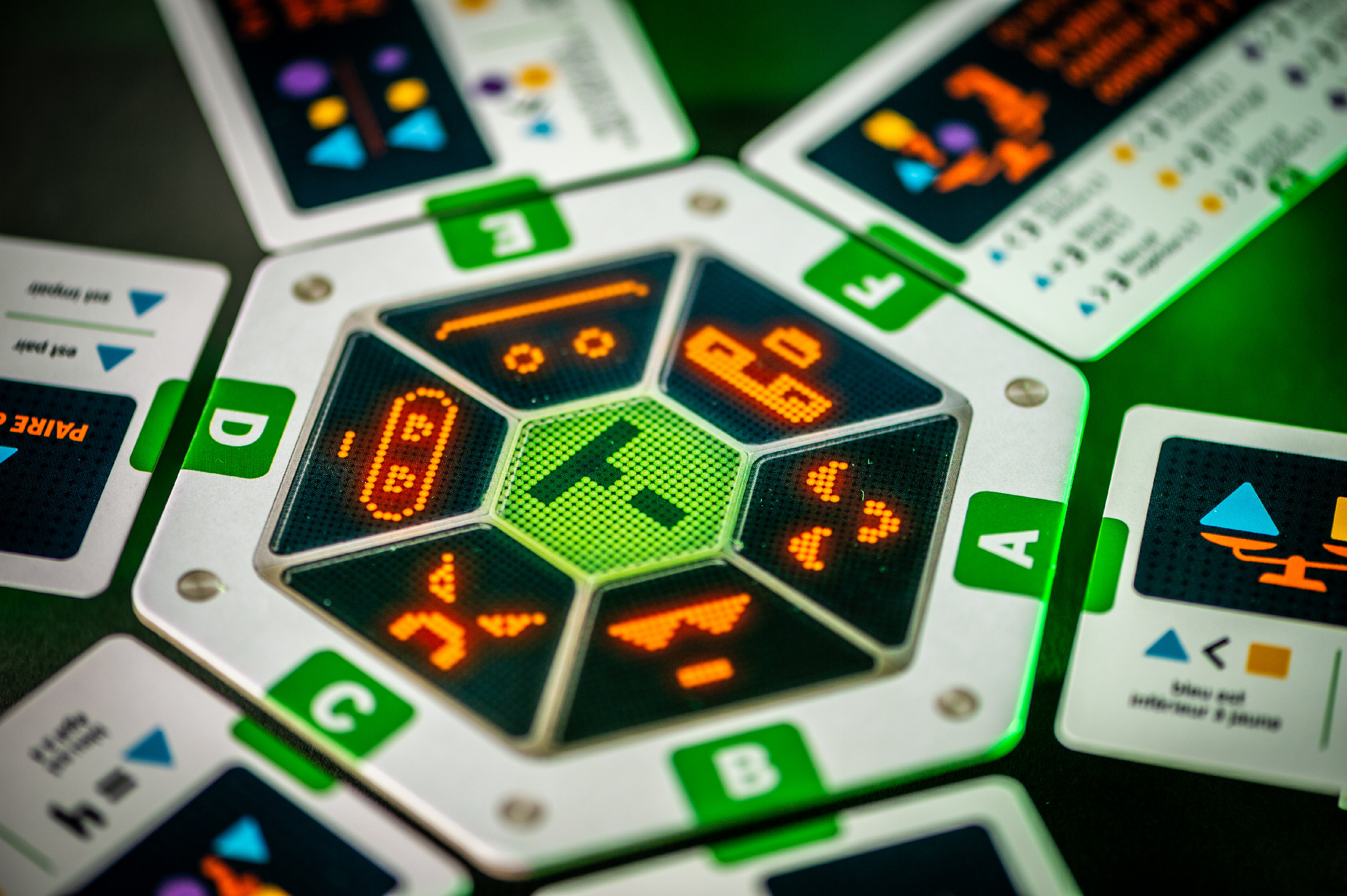 Mindok Turing Machine: Hra o hledání tajných kódů Obrázek