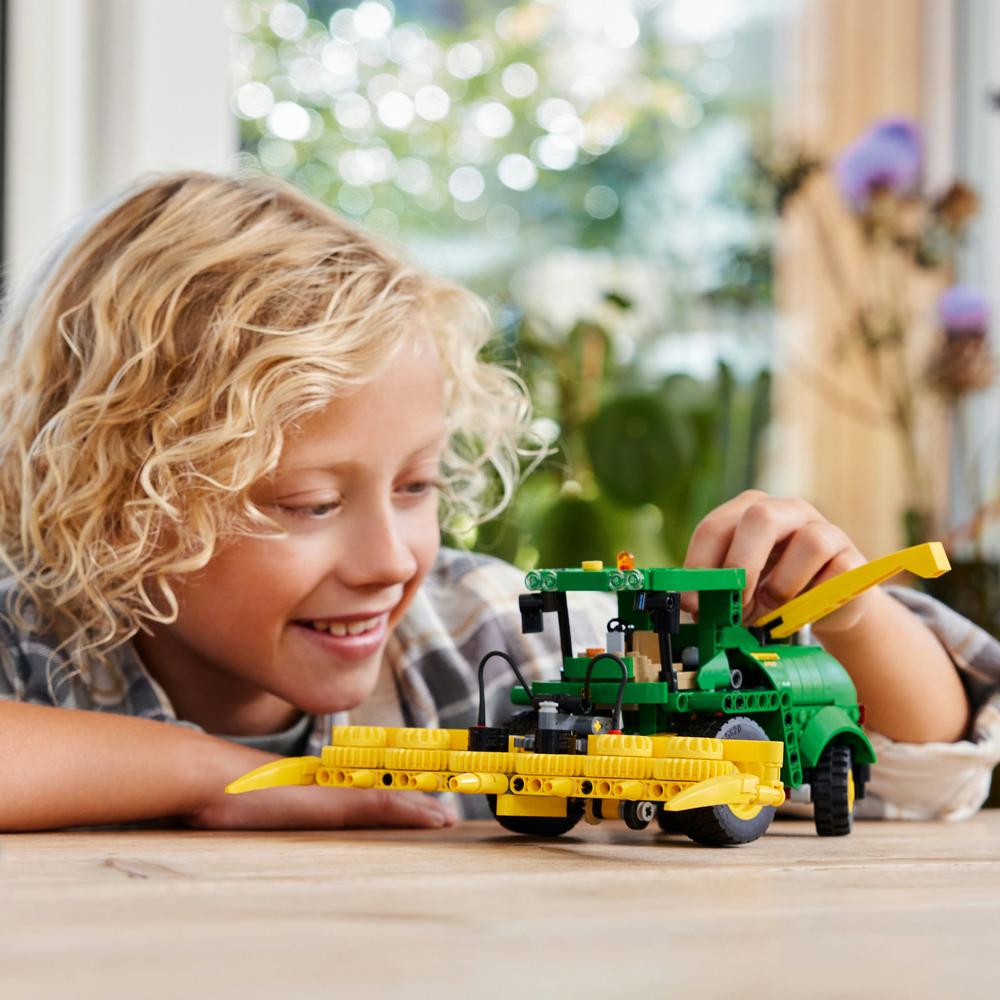 LEGO® John Deere 9700 Forage Harvester 42168 Obrázek
