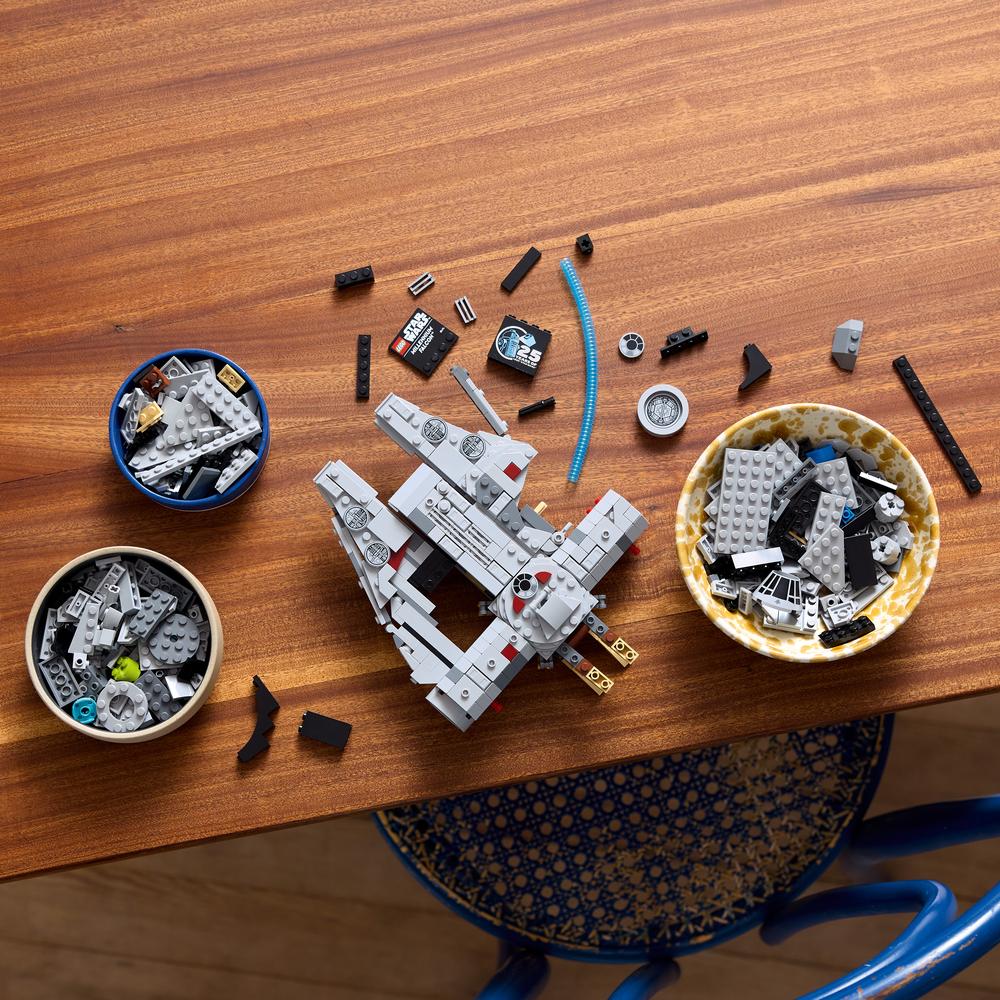 LEGO® Millenium Falcon 75375 Obrázek