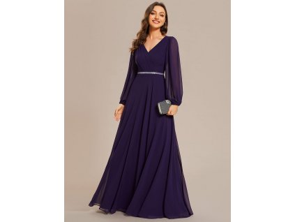 dlouhé fialové šaty s dlouhými rukávy