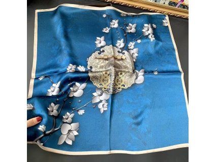 Hedvábný šátek Modré tajemství 70x70 cm v dárkovém balení, HEDVÁBNÝ SVĚT